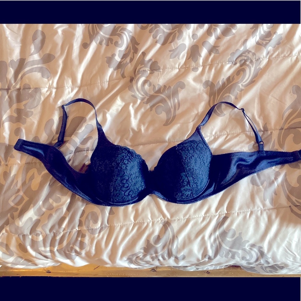 LIKE BRAND NEW LACY BLUE SIZE 38C BESTFORM BRA - VERY PRETTY & IN EUC